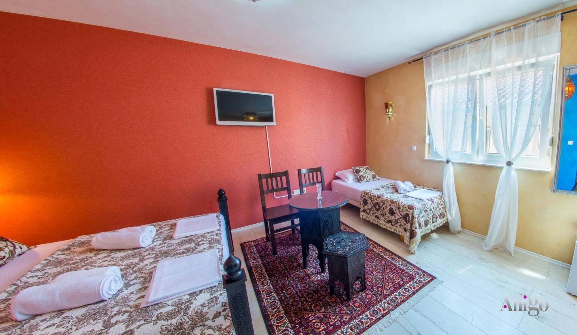 Apartments And Rooms Villa Sulejman モスタル エクステリア 写真