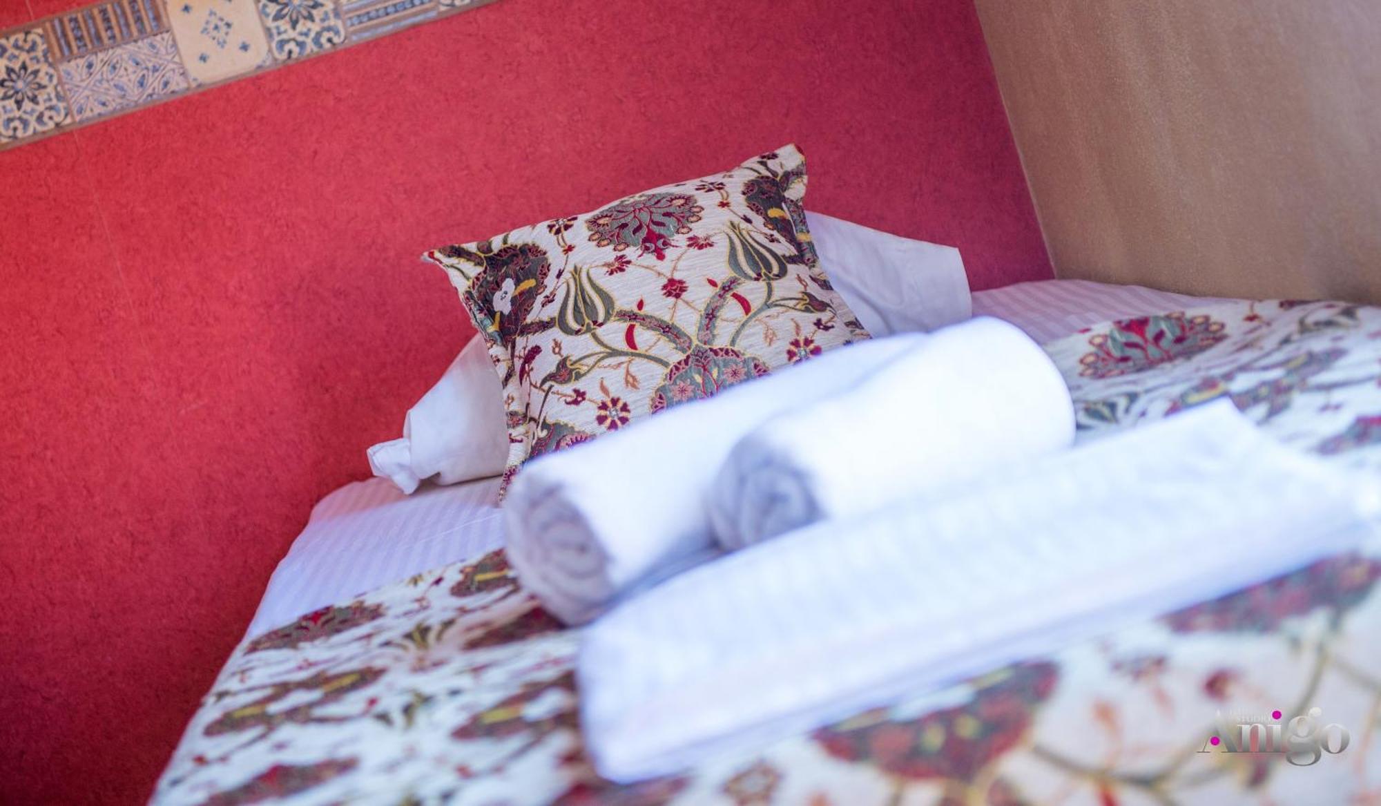 Apartments And Rooms Villa Sulejman モスタル エクステリア 写真